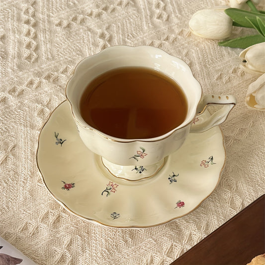 Floral ceramic cup and saucer tea set for light luxury coffee and afternoon tea.