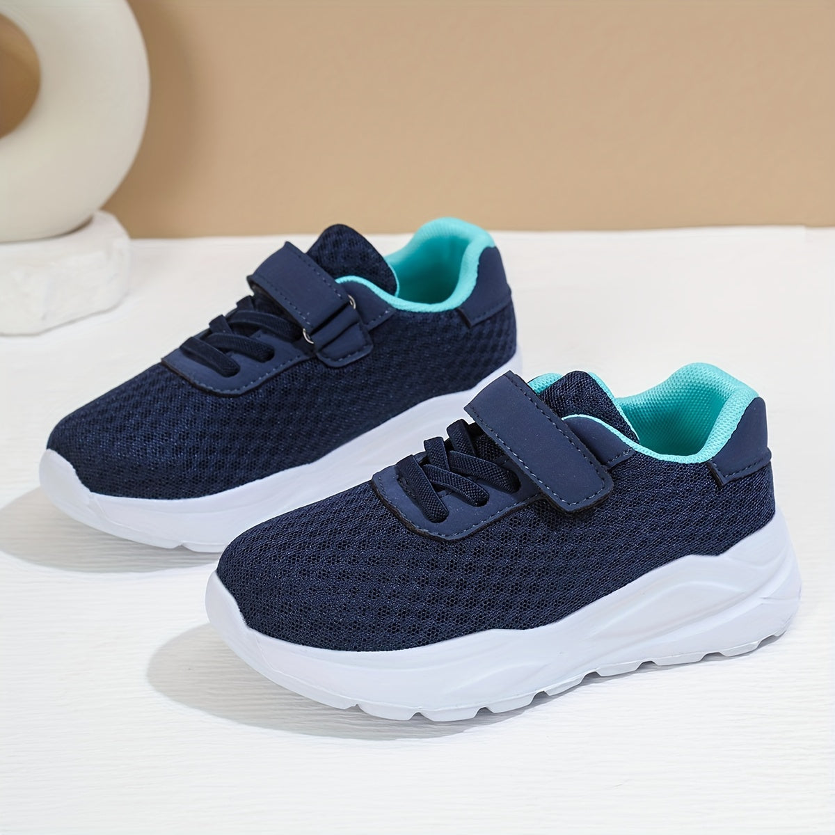 Breathable casual sports shoes for boys