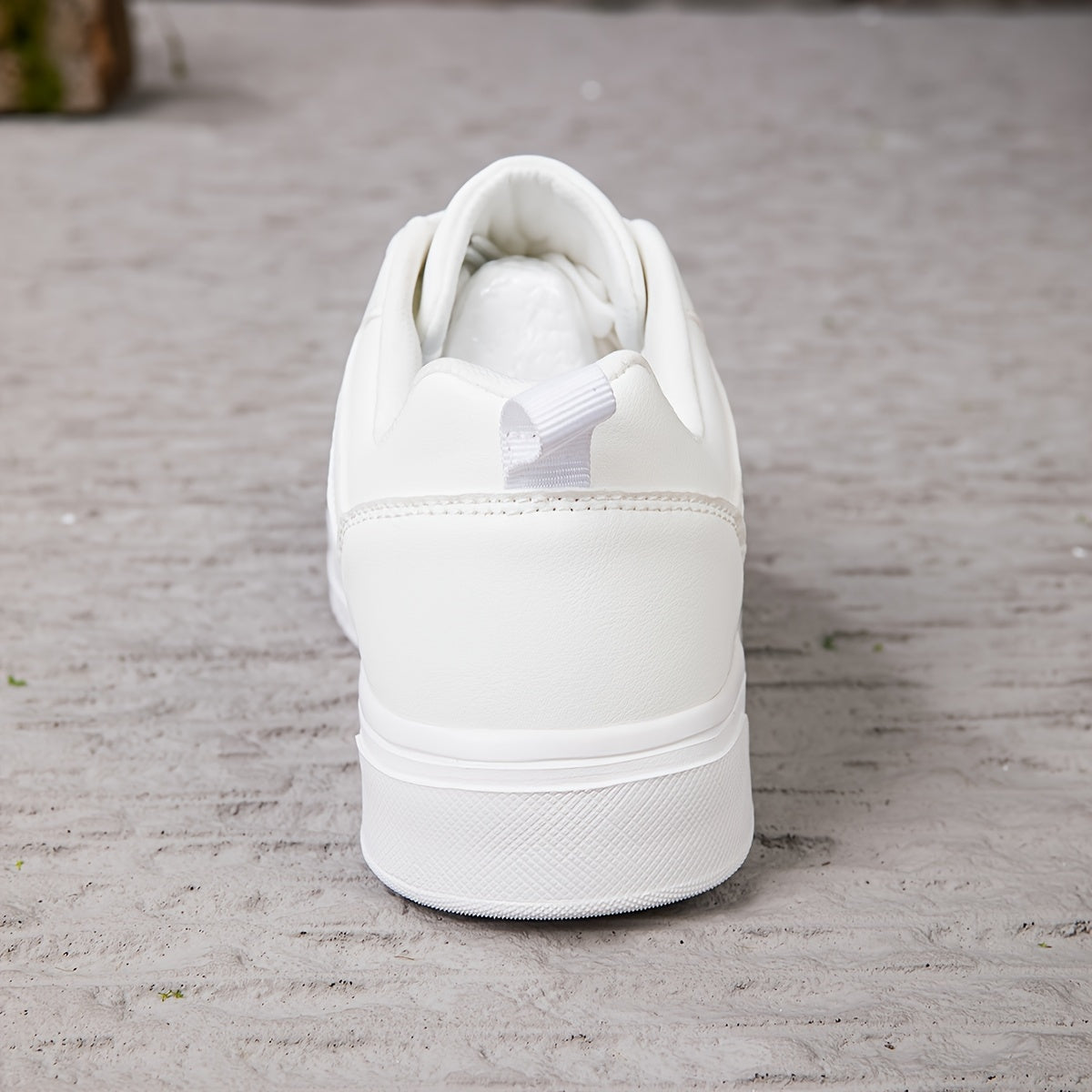 Lightweight lace-up low-top white sneakers for women, featuring a soft EVA insole and breathable PU cover suitable for all seasons.