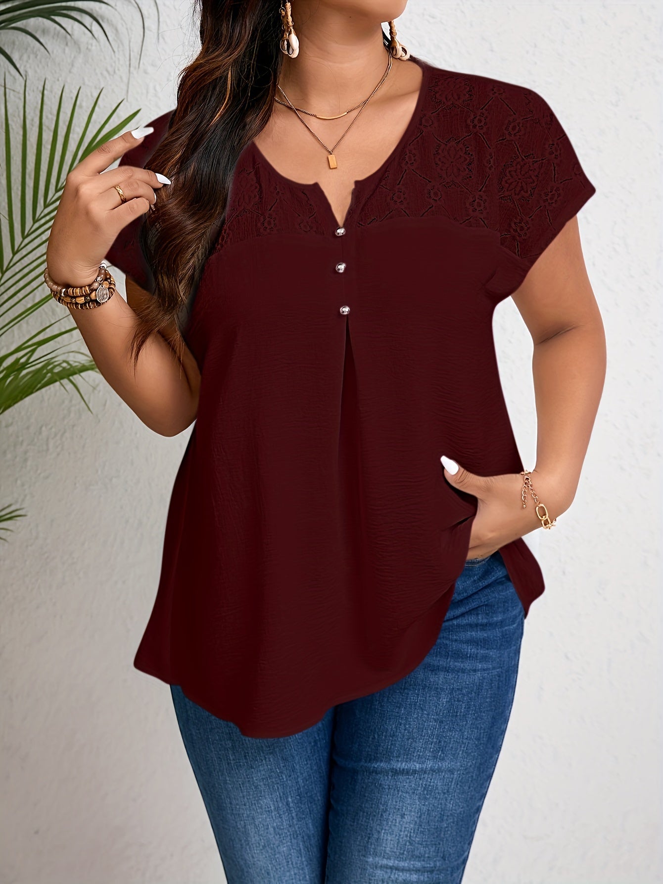 Elegant plus size women's top with lace detail and V-notch neckline, made of non-stretch polyester knit fabric, suitable for spring/summer/autumn. SKC: 3089137822.