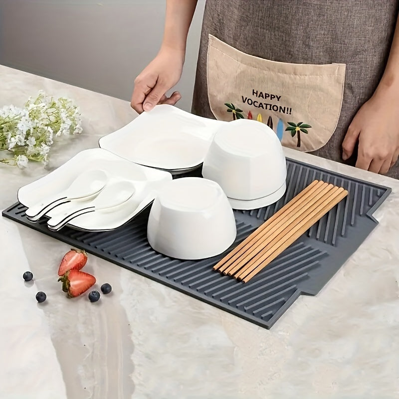 Large silicone dish drying pad for countertops, heat-resistant and absorbent. Can also be used as a soft faucet pad, washstand cup mat, anti-water bathroom accessory. Perfect for use in kitchens and restaurants.