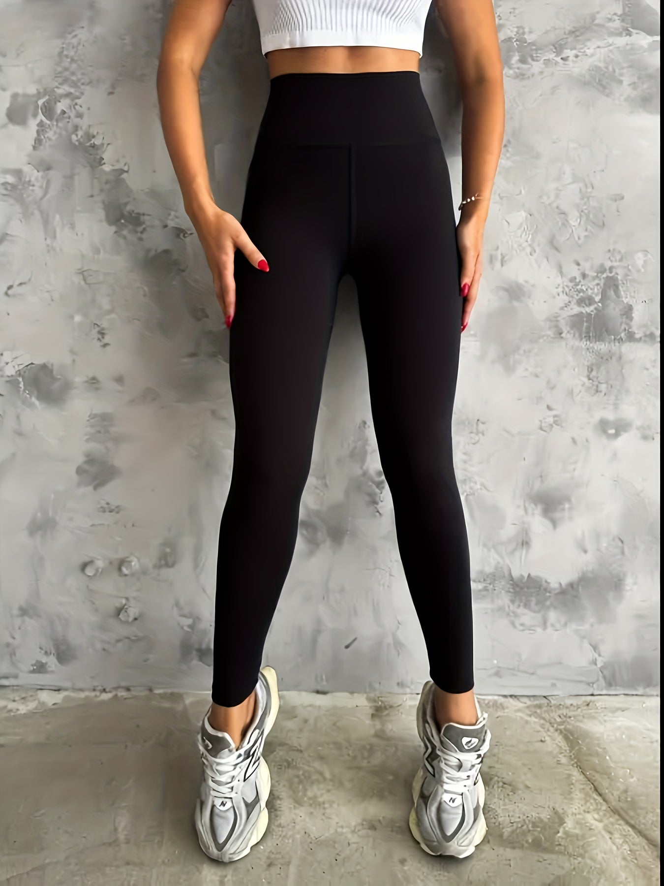 Stretchy high-waist leggings for women, ideal for yoga and fitness, machine washable.