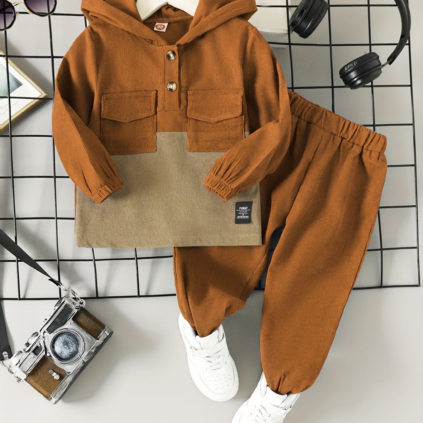 Boys' cozy corduroy hoodie and pants set in brown with beige accents - casual, machine washable outfit for youngsters, perfect for fall/winter and outdoor activities.