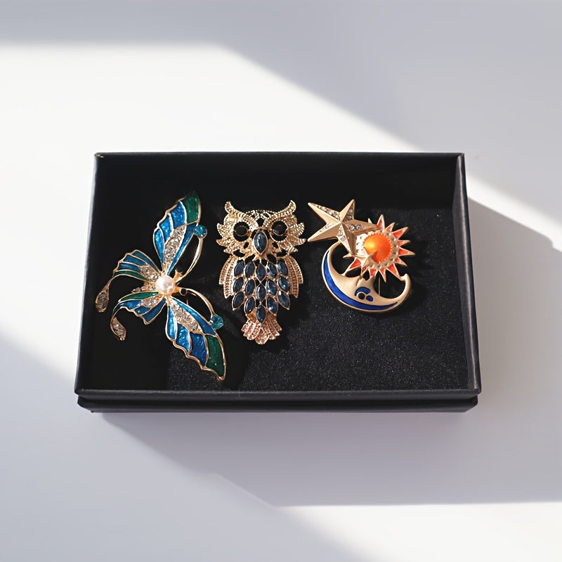 Christmas Brooch Set includes three quality Korean retro brooches, featuring a gardenia pearl design. This creative and simple accessory set makes the perfect Christmas gift for any female.