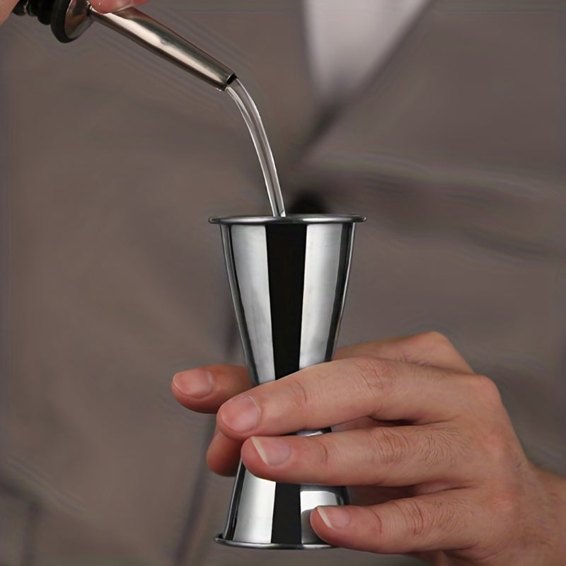 1pc double cocktail jigger, 2 oz/1 oz capacity, made of 304 stainless steel for bartending and home bar use. Silvery.