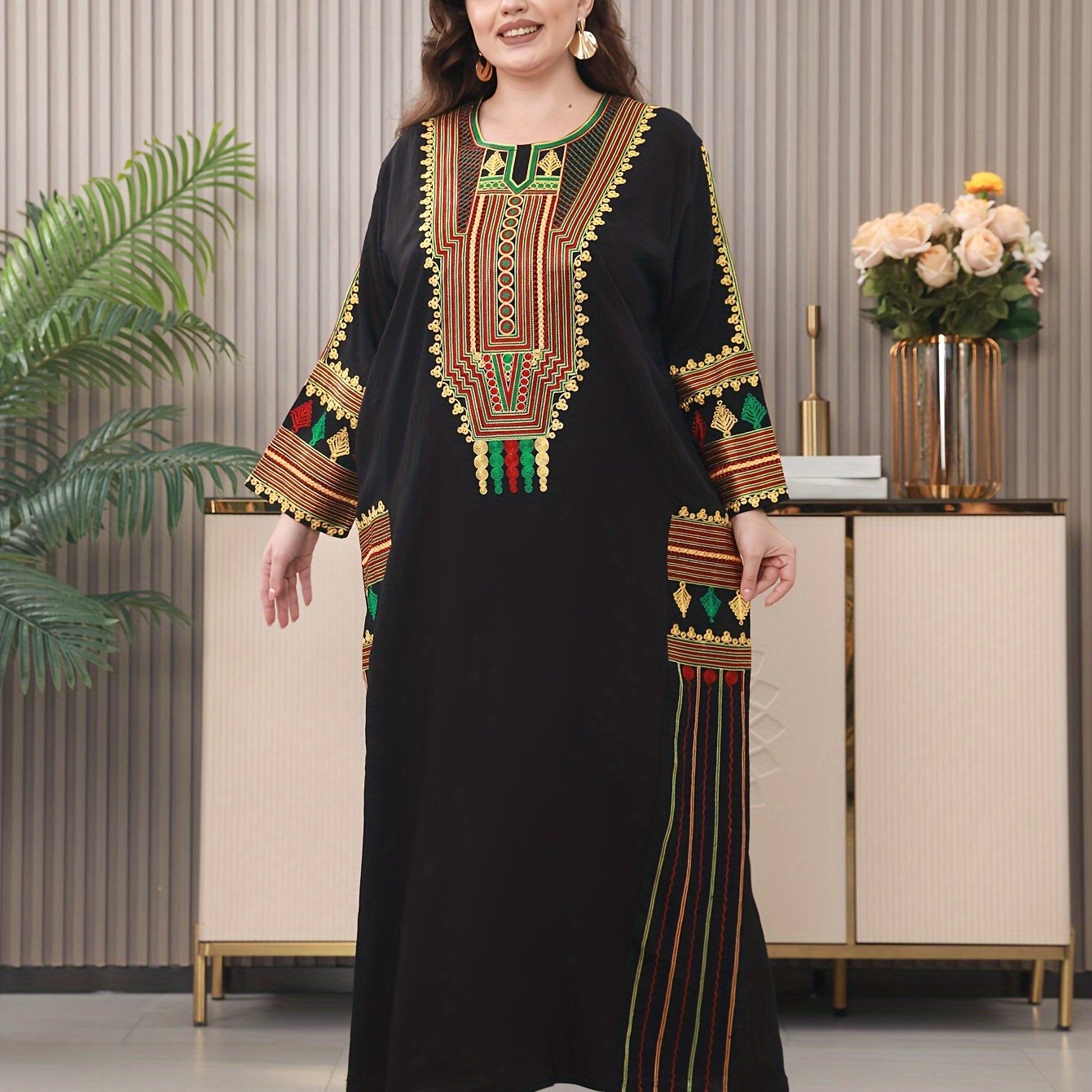 Elegant Plus Size Middle Eastern Kaftan with Regular Sleeves and Traditional Embroidery, Loose Fit Summer Turkish Robe for Mature Occasions.