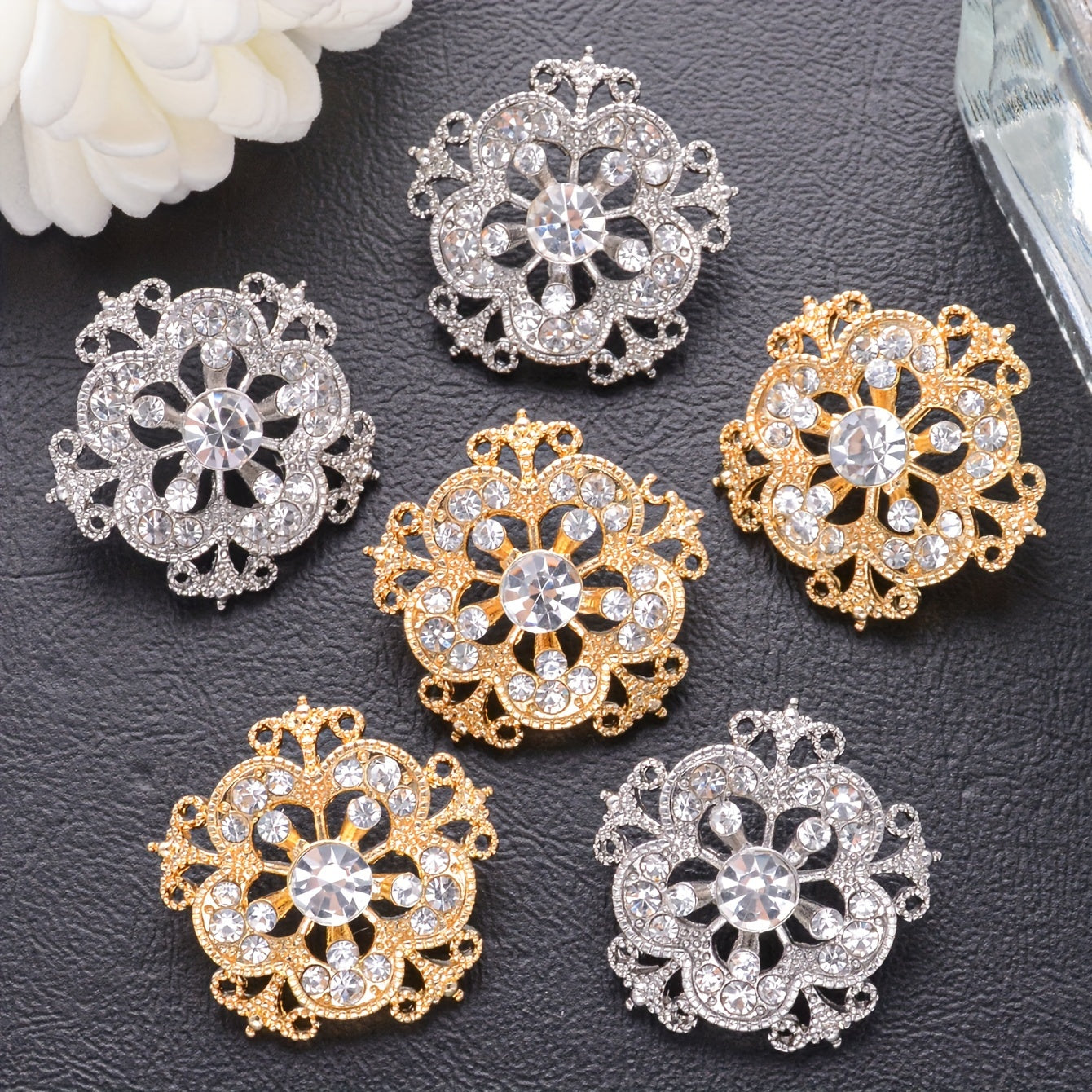 Luxurious 5-Pack Rhinestone Zinc Alloy Buttons - Add Elegance to Your Wardrobe! Perfect for Shirts, Sweaters, Coats, Blazers, and More. Create Your Own Stylish Jewelry for Clothing, Shoes, Hats, and Gift Boxes. Elevate Your Look with These Round