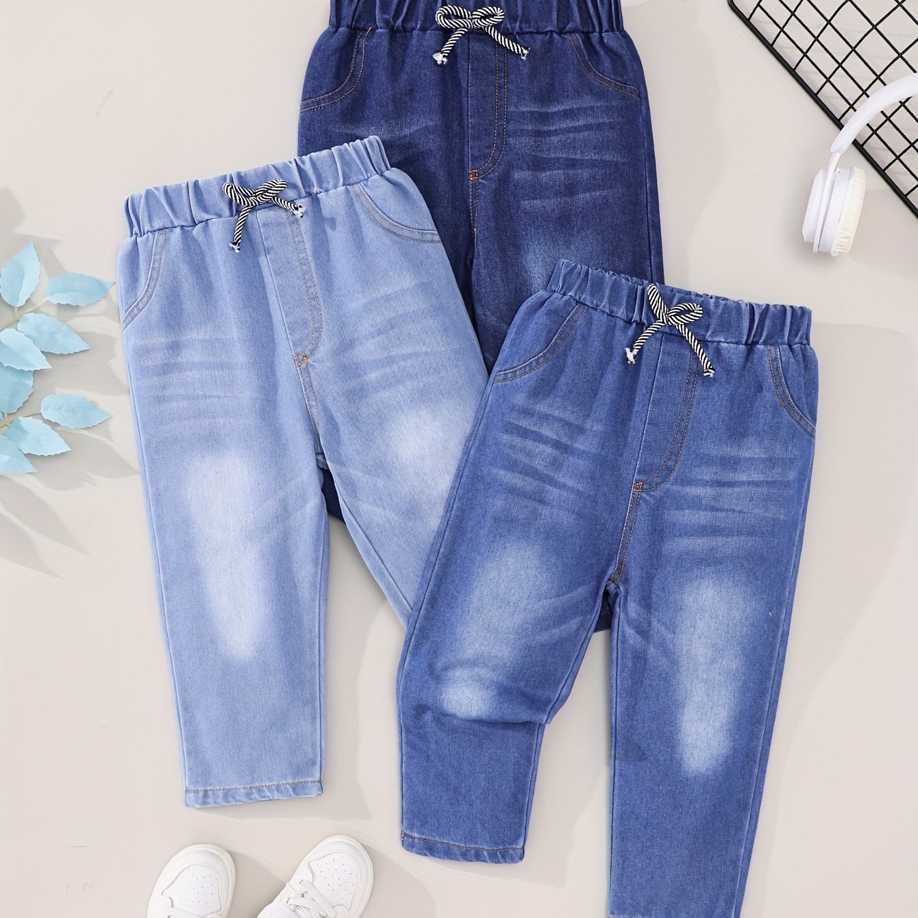 3pcs Boy's denim pants for children aged 12 and under, featuring a casual, vintage style and long length.