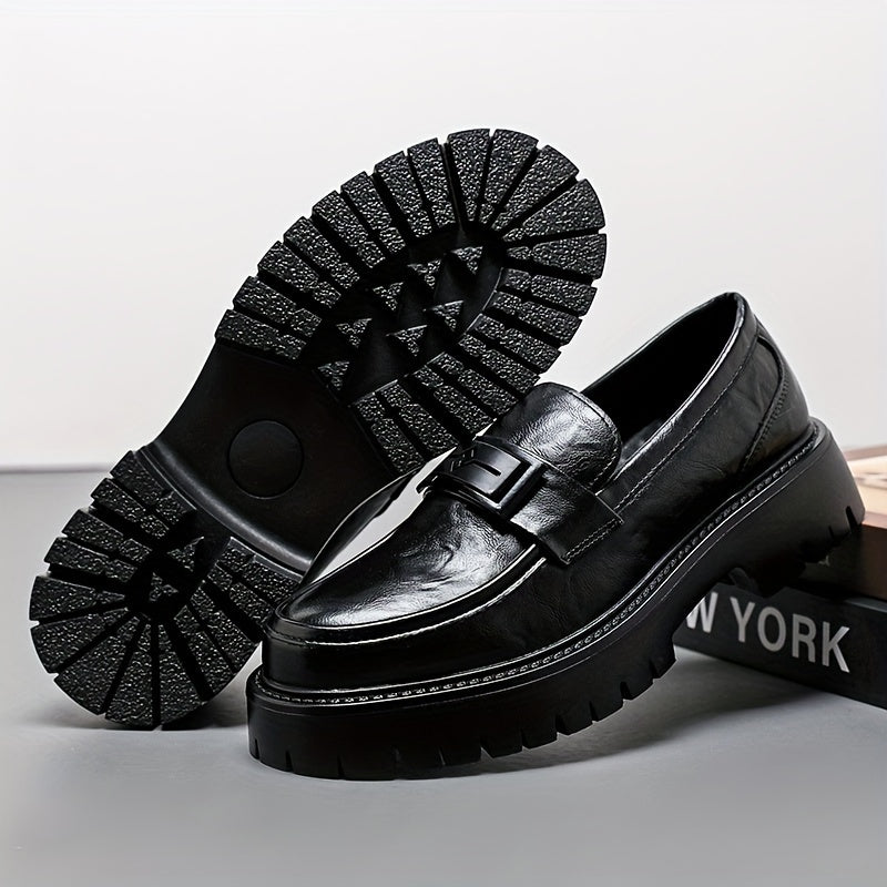 Men's slip-on loafers with non-slip rubber sole, perfect for casual attire.