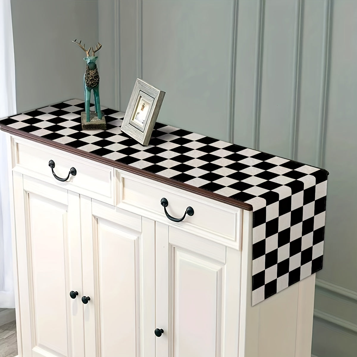 Geometric Stripe Linen Table Runner in Classic Black and White, Perfect for Home Decor and Dining_RDWR.