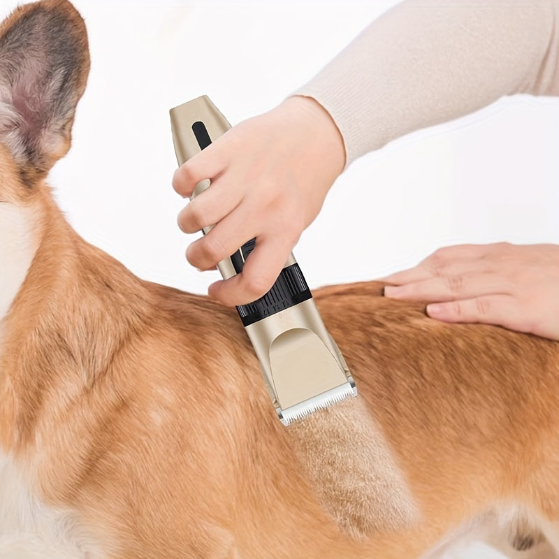 Rechargeable, quiet electric pet hair trimmer for thick coats with USB charging, cordless design and lithium battery. Includes 4 guide combs. Ideal for grooming dogs and cats.