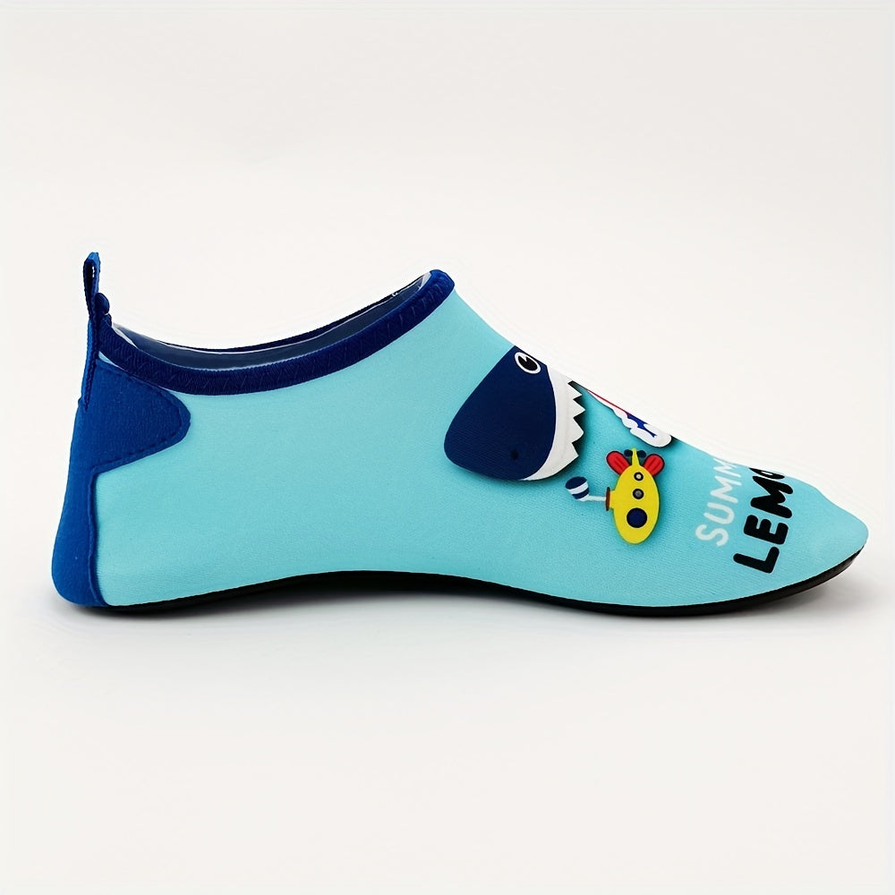 Boys Baby Shark Print Water Shoes for Swimming, Diving, and Surfing, with Non-slip Breathable Design and Quick Drying.