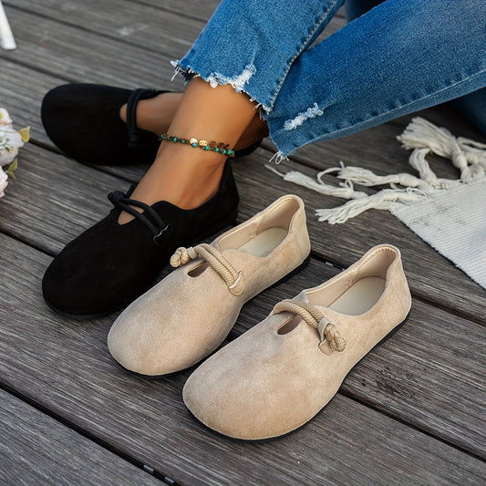 Versatile black flat single shoes for outdoor wear, comfortable and slip-on large size beanies for mothers, in apricot color.