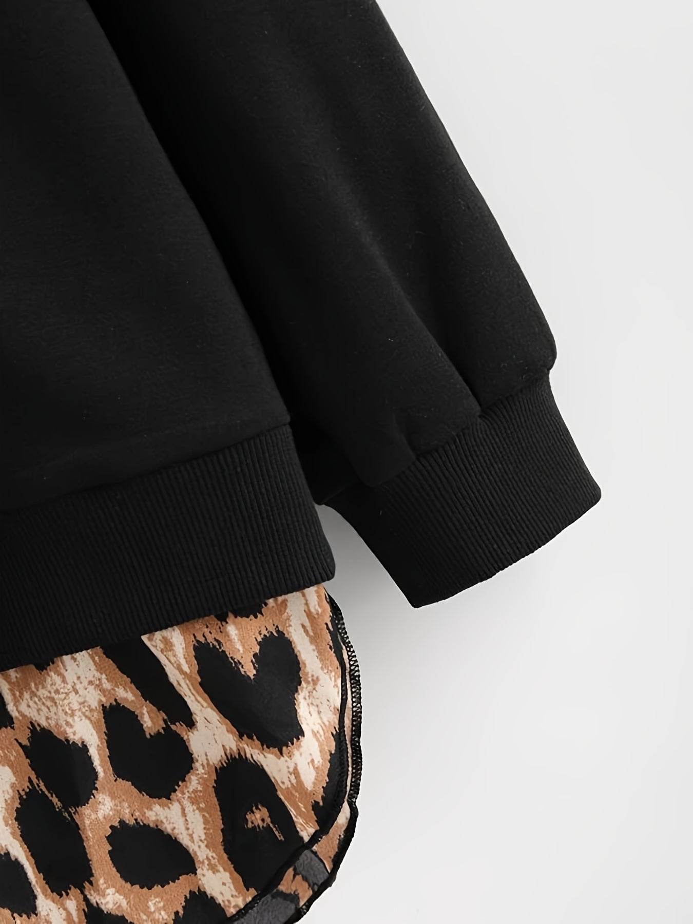 Leopard stitching sweatshirt with lapel collar for plus size women.