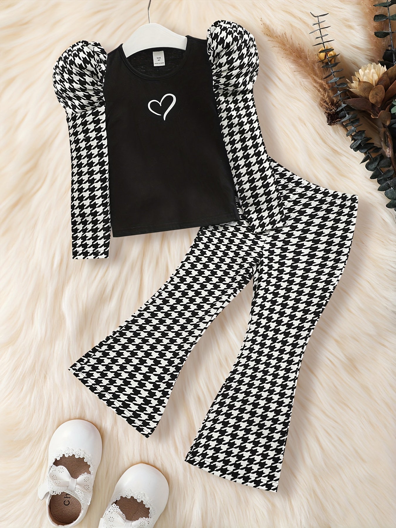 Long Sleeve Heart Print Houndstooth Top & Pants Set for Girls, Casual Outdoor Outfits for Spring and Fall.