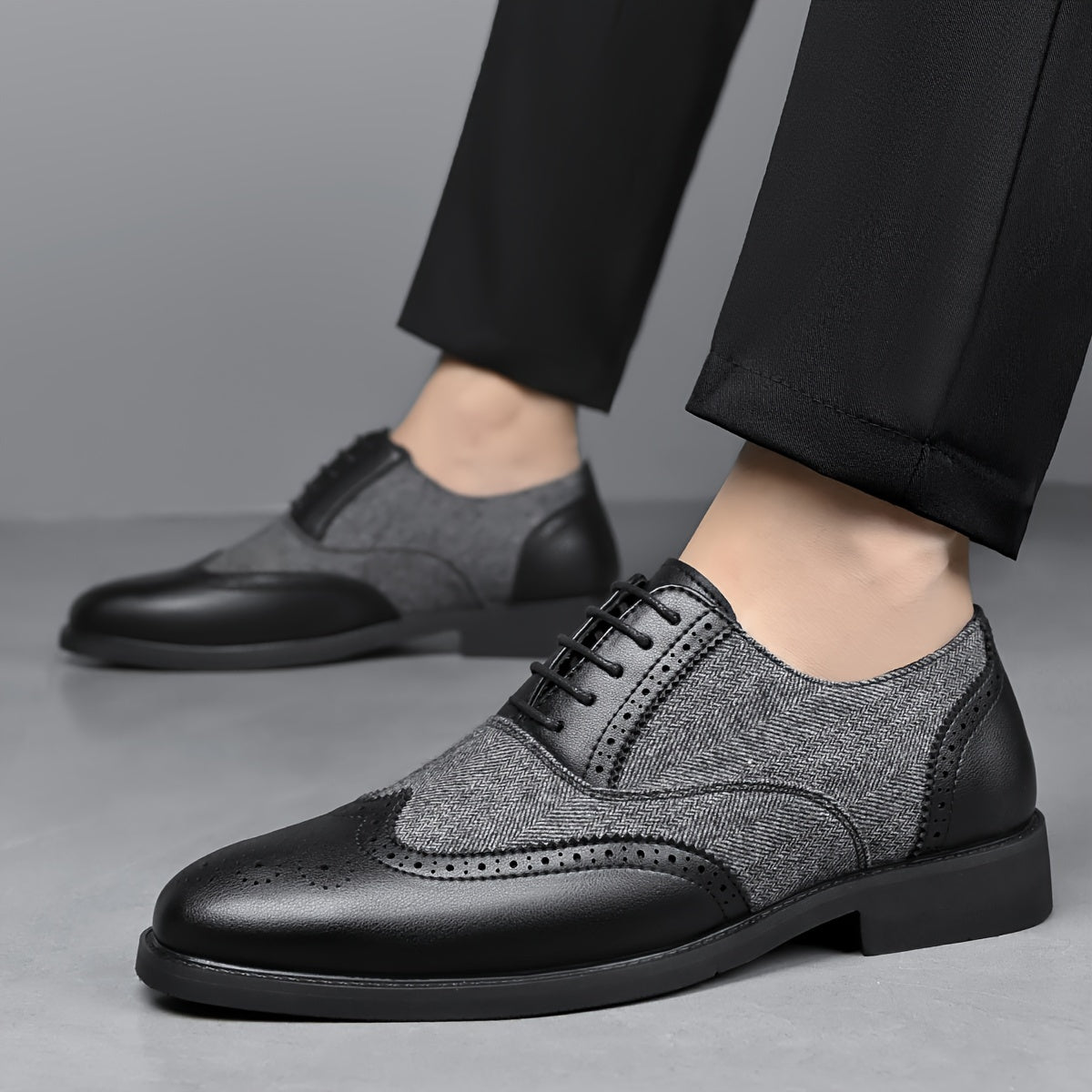 Casual brogue Oxfords with wingtip design, PU upper, rubber sole. Suitable for daily wear, parties, and street style. Classic lace-up closure.