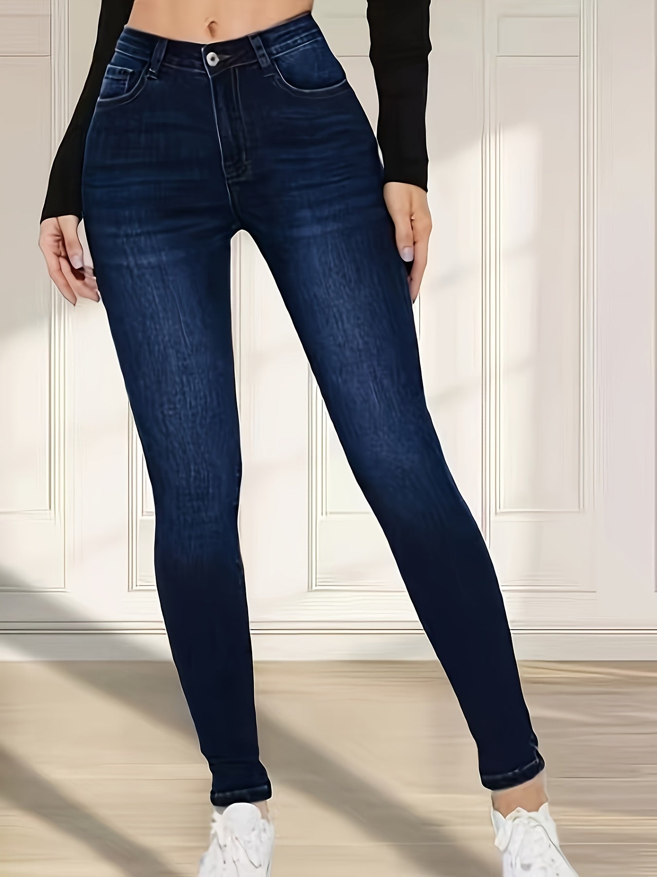 High-waisted stretch denim jeans for women, made of cotton, polyester, viscose, and elastane, suitable for all seasons, machine washable.