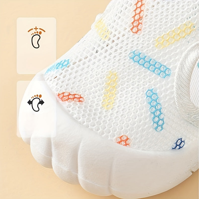 Breathable lightweight outdoor sandals for boys, featuring non-slip mesh.