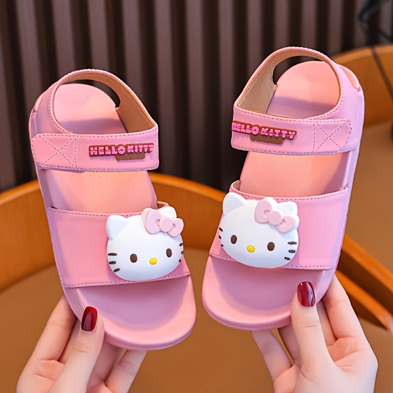 Sanrio introduces new summer non-slip sandals for girls with soft soles and a lightweight design, ideal for the beach.