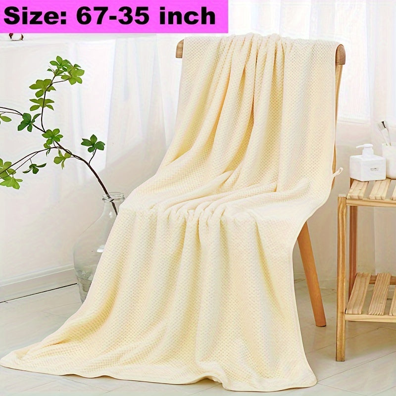 Soft, thick, and large bath towel in a solid color. Absorbent polyester blend, machine washable. Great for home bathrooms, ideal for Christmas.