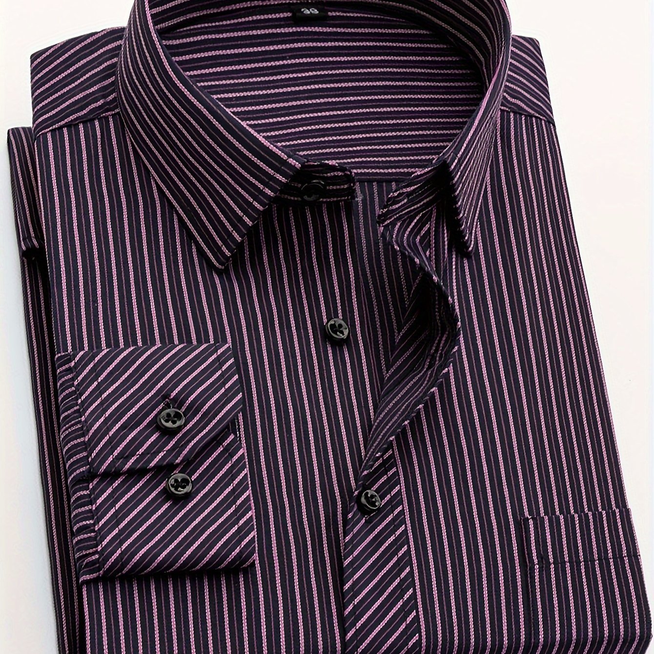 Business casual men's long-sleeve striped shirt with buttons