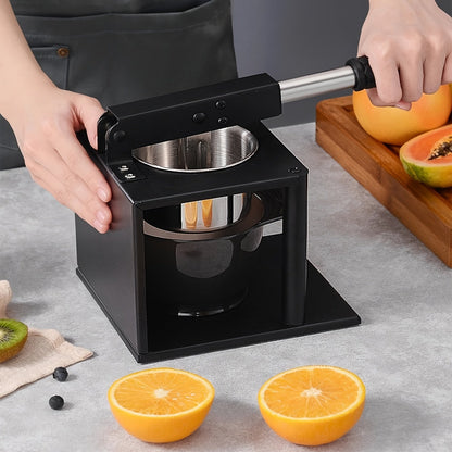 The Stainless Steel Manual Citrus Juicer is a versatile tool for extracting juice from lemons and oranges, perfect for use in both home kitchens and restaurants. This lemon squeezer offers a convenient way to enjoy freshly squeezed citrus juice.