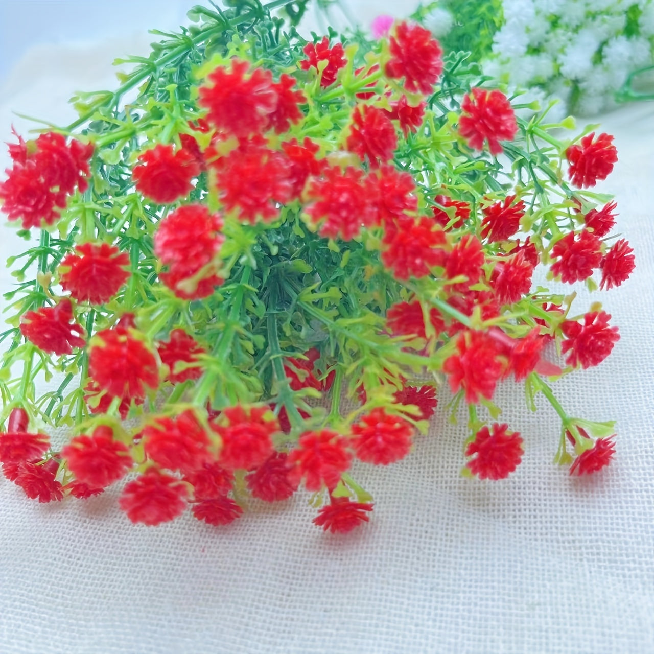 30 vibrant artificial baby's breath flowers for DIY crafts, bouquets, and aquariums - perfect for various holidays and occasions.