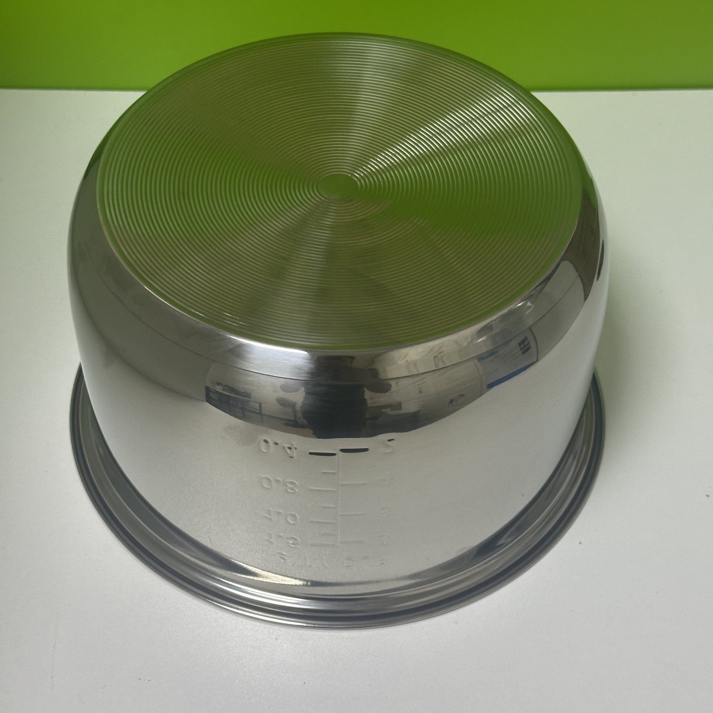 Compatible with most rice cookers, this stainless steel inner pot is designed for a 4L electric rice cooker. The insert bowl is made with food-grade materials to ensure safe contact with your food.