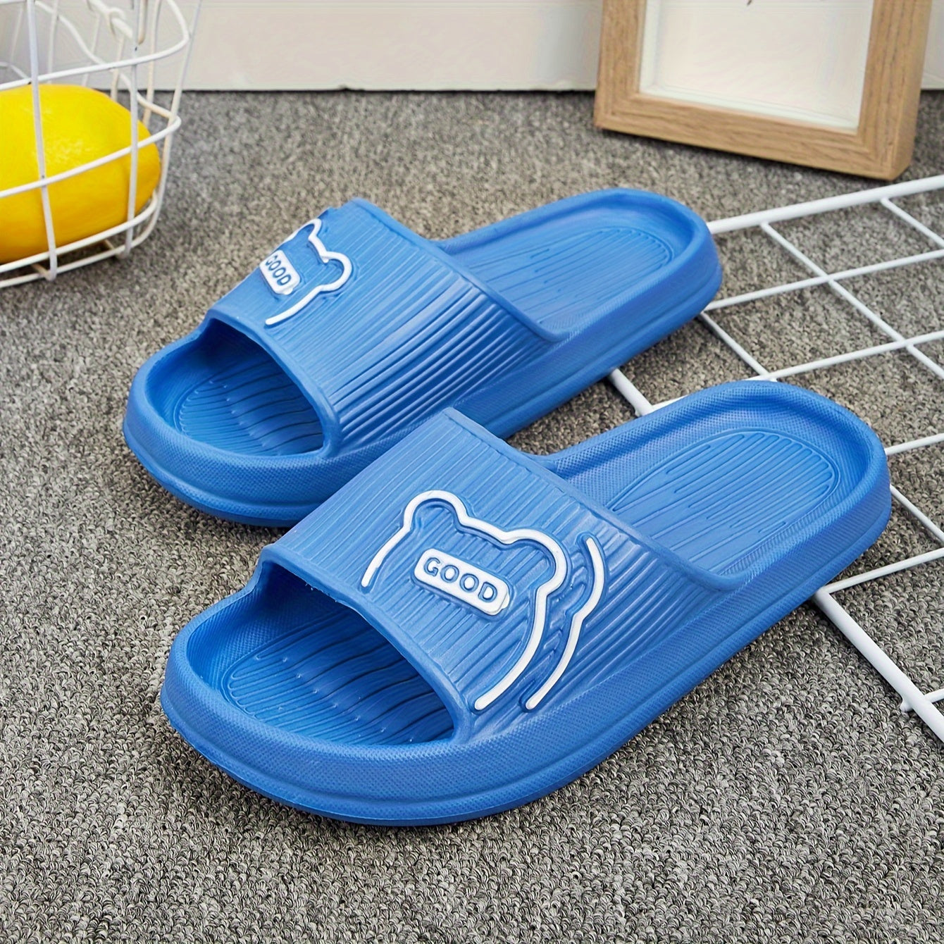 Boys' casual cartoon open toe slippers for indoor shower pool, non-slip, anti-odor, quick-drying, all seasons.