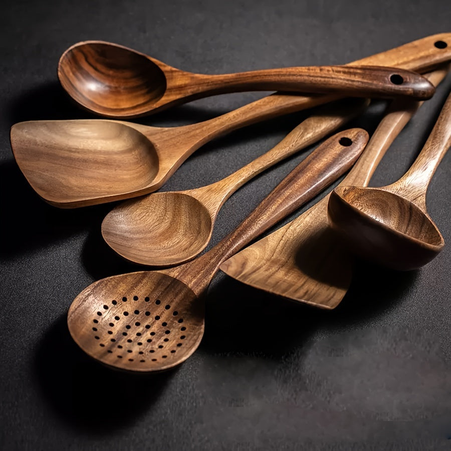 Set of 6 wooden spoons and 5 kitchen utensils for cooking in a classic wooden design. Ideal for any kitchen, this set includes a variety of essential cooking utensils.