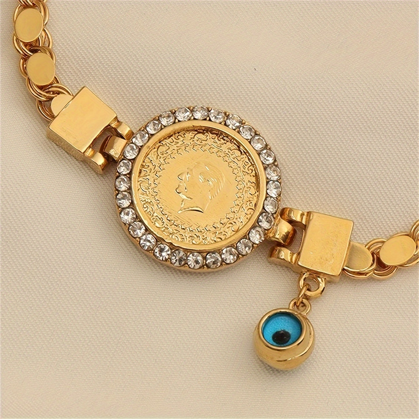 Exquisite Vintage 24K Gold-Plated Copper Link Chain Necklace featuring Rhinestone Pendant and Evil Eye Charm for Women, Perfect for Everyday Wear and Gifting - Single Item