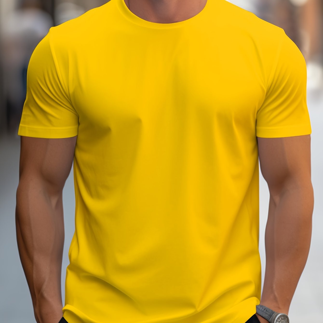 Classic Men's Round Neck Short Sleeve Tee for Spring and Summer