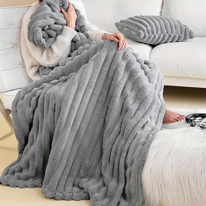 High-Quality Plush Blanket, Soft and Skin-Friendly, Stylish Solid Color, Providing Comfort and Warmth