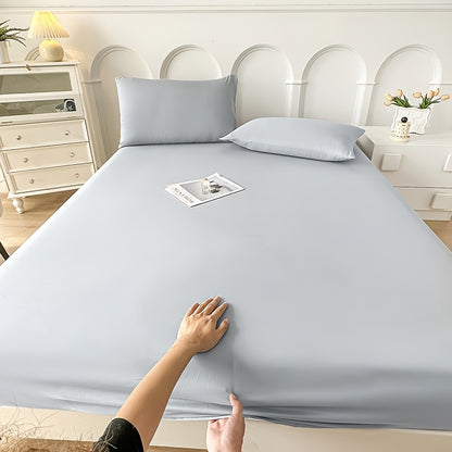 Single piece solid color fitted sheet with brushed finish, anti-slip design, and dustproof feature, ideal for Simmons mattresses.