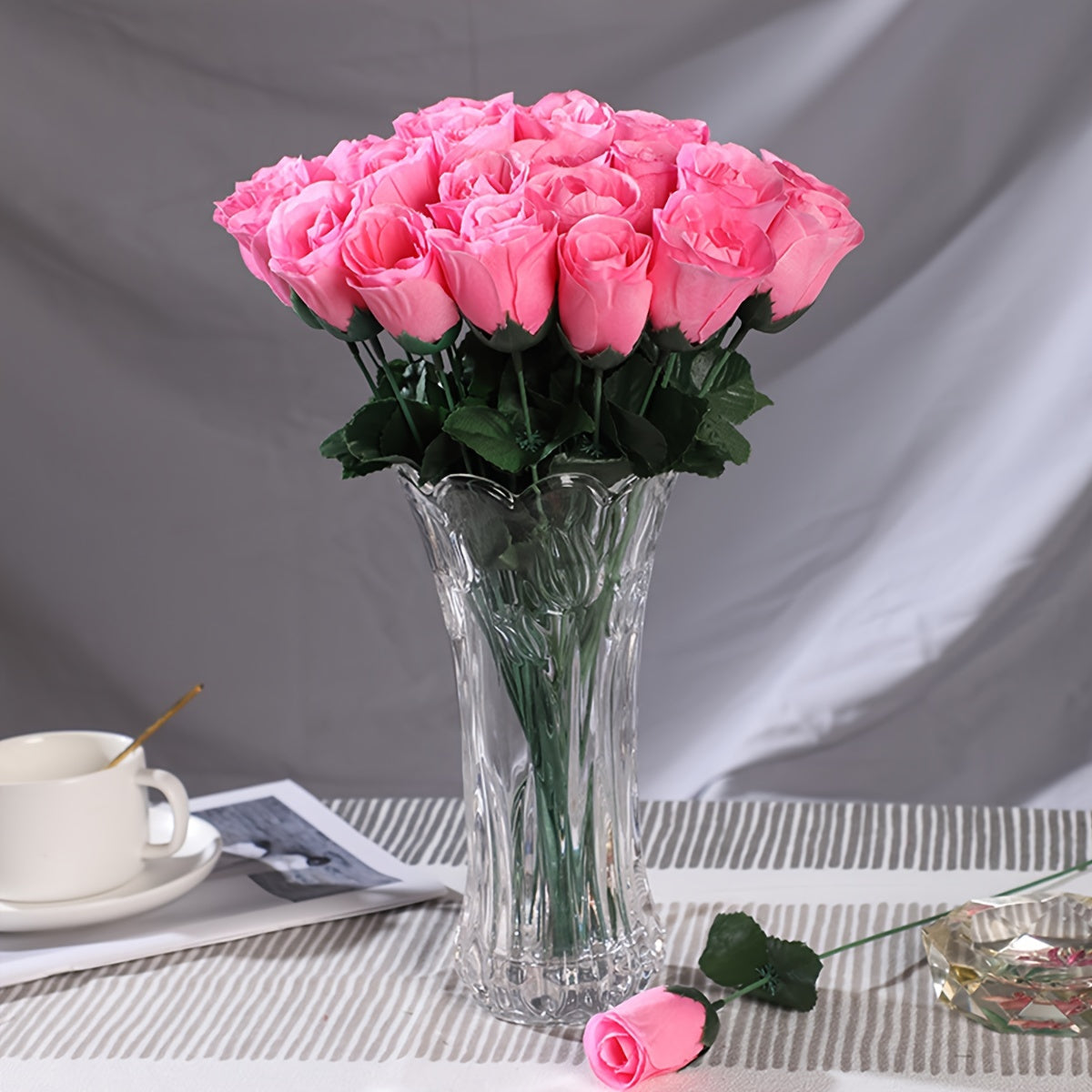 20 lifelike budding roses, 35.05cm high artificial flowers for various occasions.