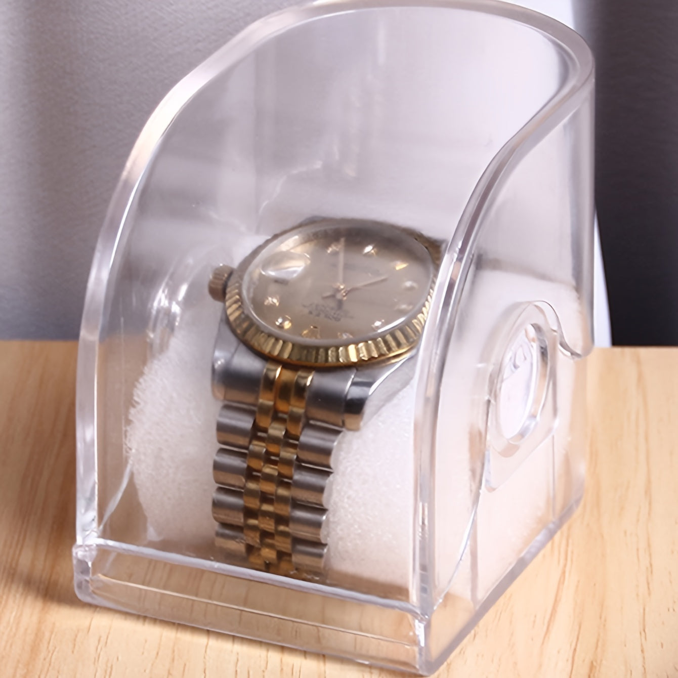 1 Classic Transparent Plastic Watch Box Gift Box made of Acrylic