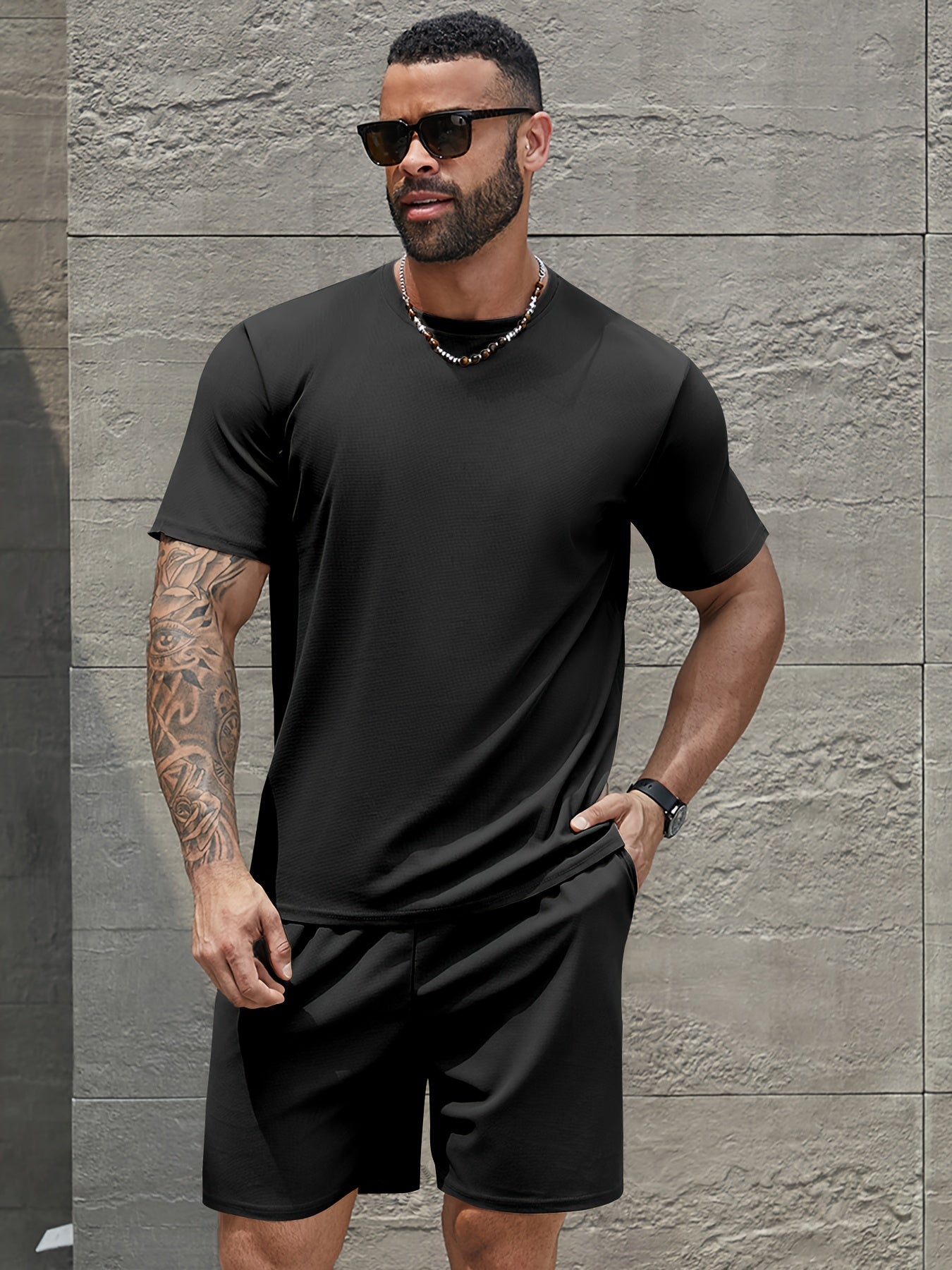 Men's casual sports outfit with short-sleeve t-shirts, shorts, and long pants suitable for running, cool, versatile, and comfortable.