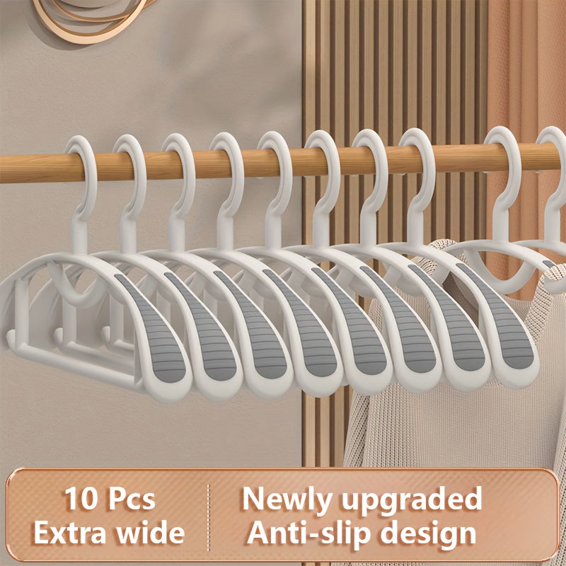 Set of 10 no-mark hangers ideal for drying and storing clothes without deforming or slipping.