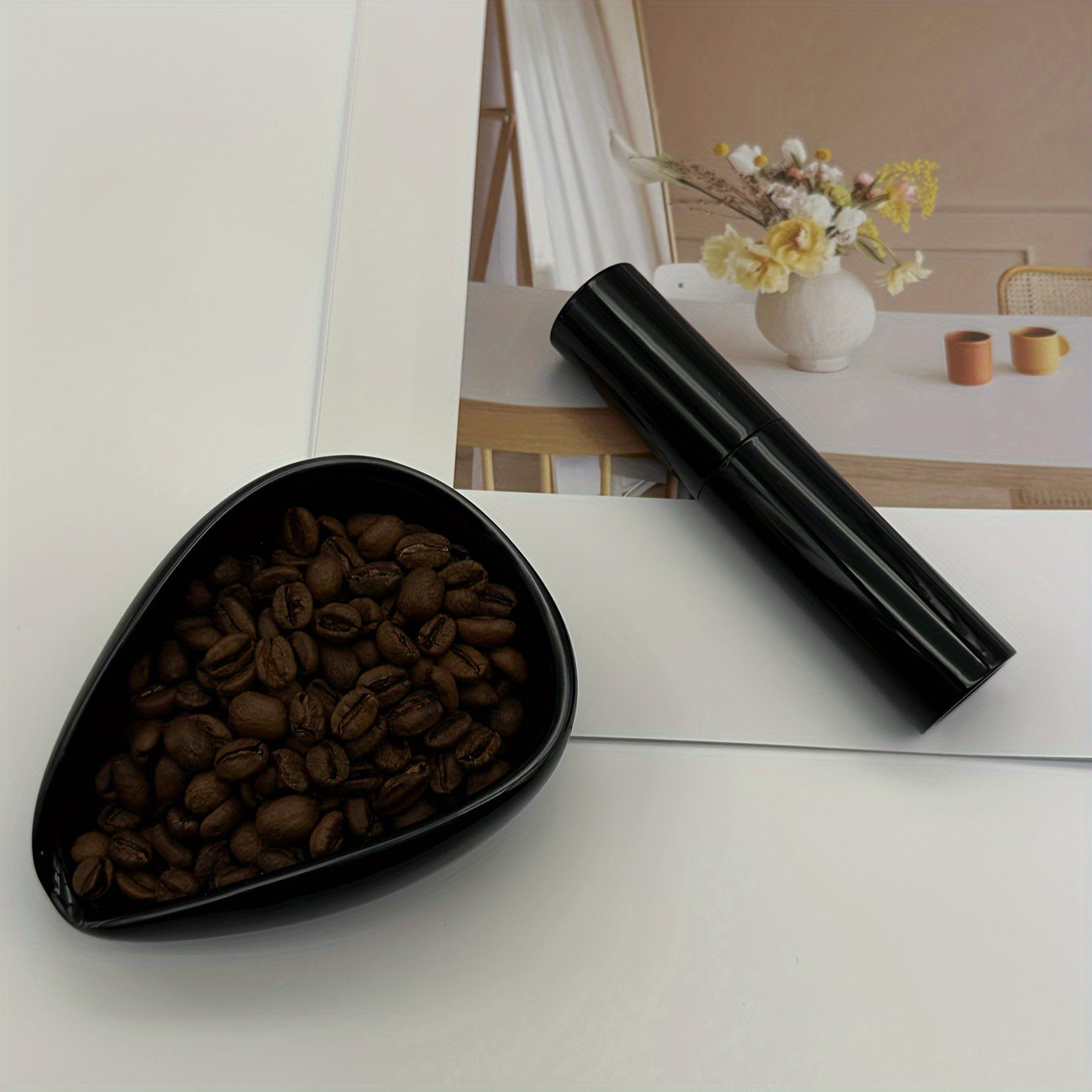 This set includes a Black Coffee Bean Measuring Cup Tray, Ceramic Coffee Bean Weighing Tray, Anti-Static Water Spray Bottle, ideal as a gift for coffee lovers. This handcrafted set also includes Tea And Coffee Bean Container, Coffee Corner Accessories