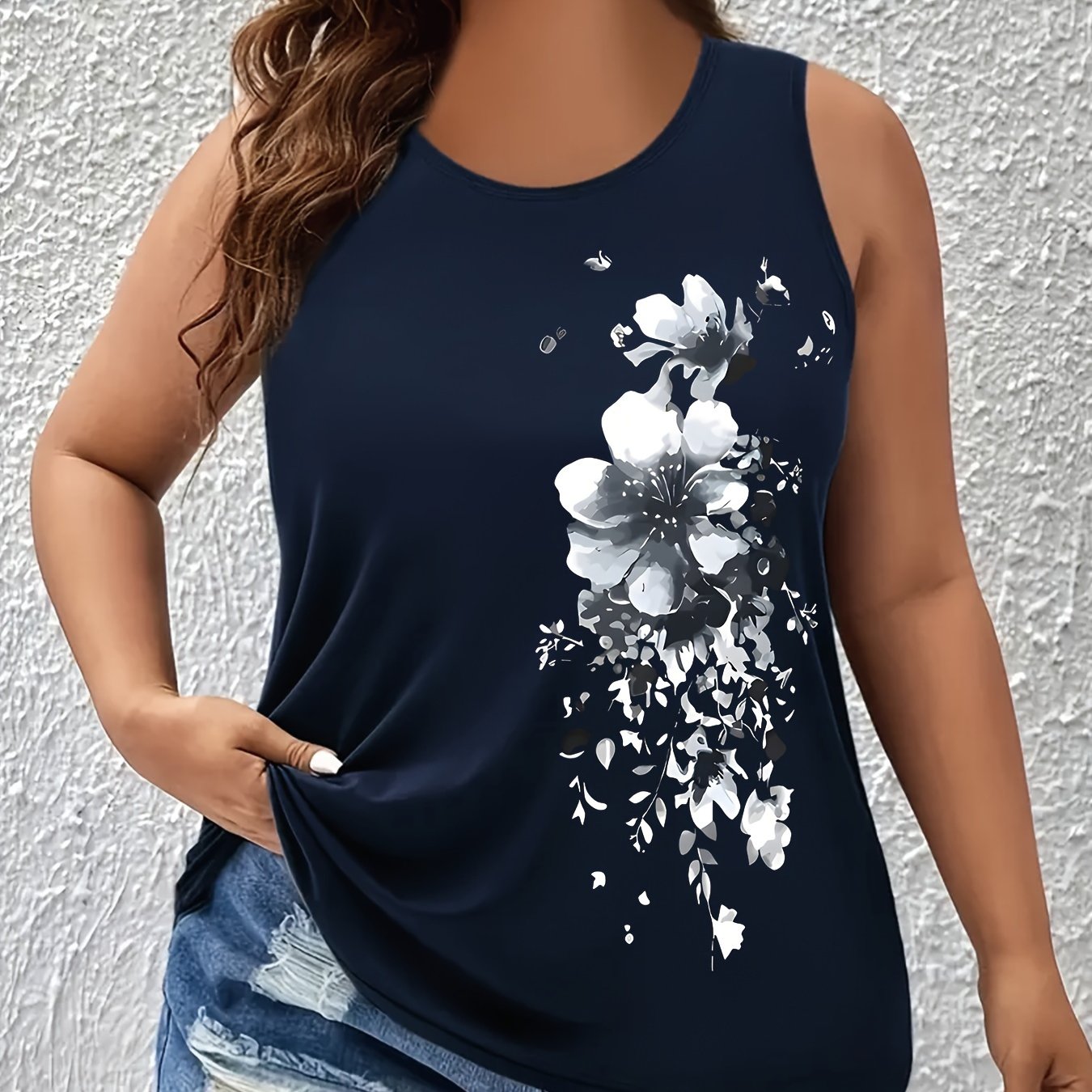 Floral print tank top for plus size women, perfect for summer and spring.