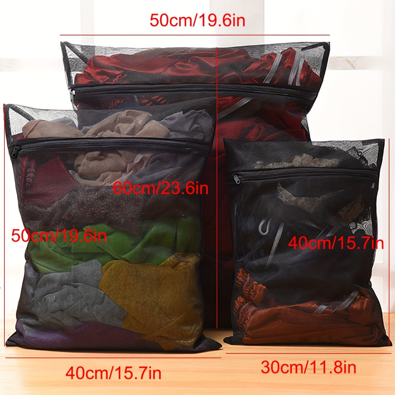 Set of 3 extra thick washing bags, perfect for household use in the washing machine. Made of durable mesh material.