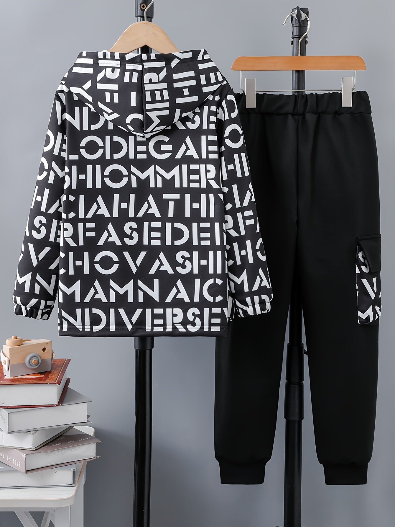 Boys' 2-piece Co Ord Set: Long Sleeve Zipper Hoodie & Joggers with Pocket, Trendy Letter Pattern, Perfect for Summer Outdoors.