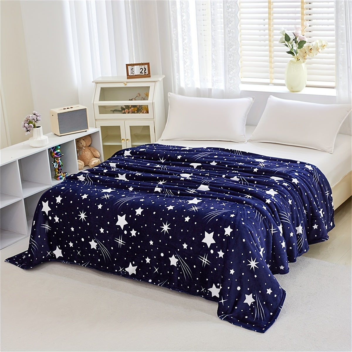 Contemporary Meteor Shower Pattern Flannel Fleece Blanket - Perfect for New Year, Valentine's, Mother's Day, and Back to School! Made from 100% polyester, this blanket is lightweight at 120g and machine washable for easy care. Stay cozy year-round with