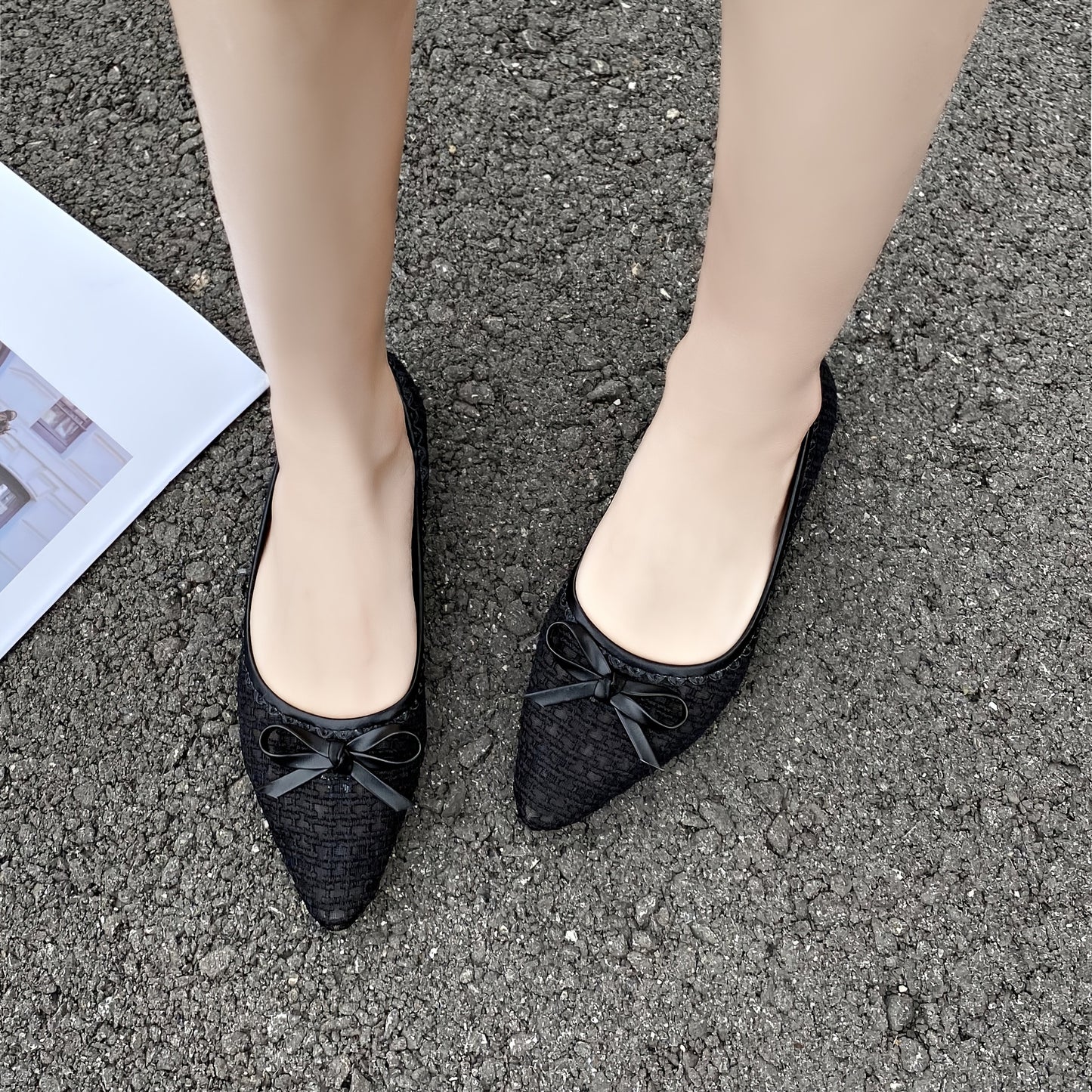 Stylish mesh flats with bowknot for women - lightweight, slip-on, pointed toe shoes for all seasons.