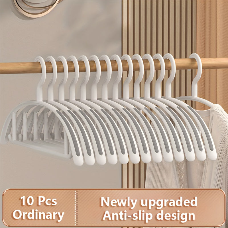 Set of 10 no-mark hangers ideal for drying and storing clothes without deforming or slipping.