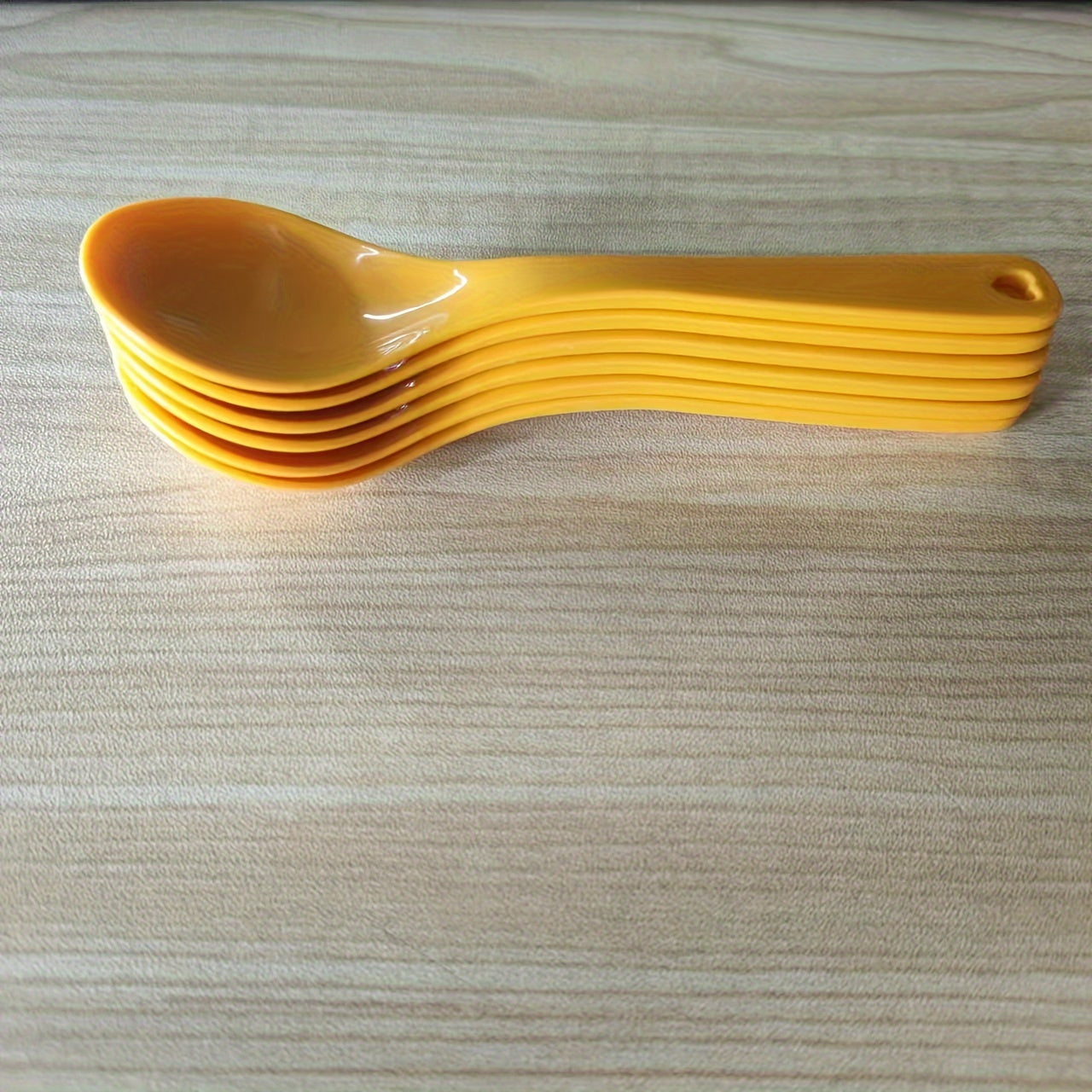 Multi-purpose Plastic Spoon: Perfect for Dining, Coffee, Sweets, and Mixing Cocktails - Strong and Long-lasting Kitchen Tool