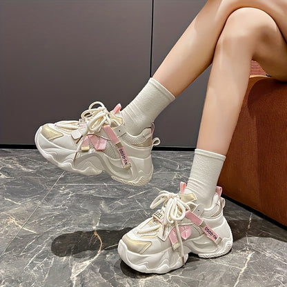 Fashionable height-increasing sneakers with breathable mesh for outdoor walks.