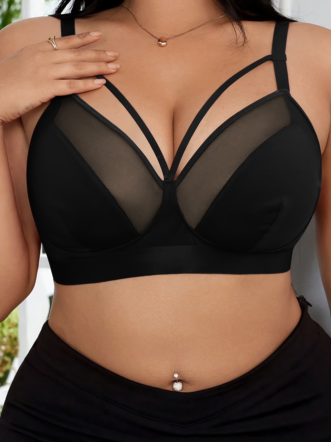 Plus Size Cross Strap Bralette made of Polyamide Blend, Wireless, Non-Padded, Slight Stretch, Solid Color in Knit Fabric, with Sexy Style.