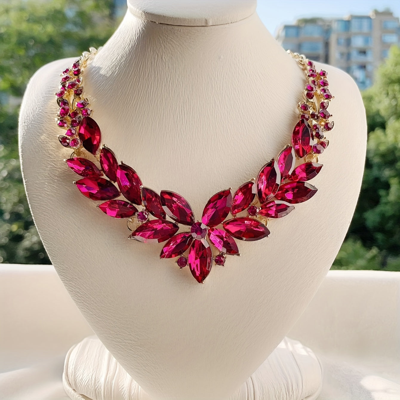 Luxurious and stylish rhinestone statement necklace - a bold and chunky bib necklace that is the perfect gift for fine jewelry lovers.