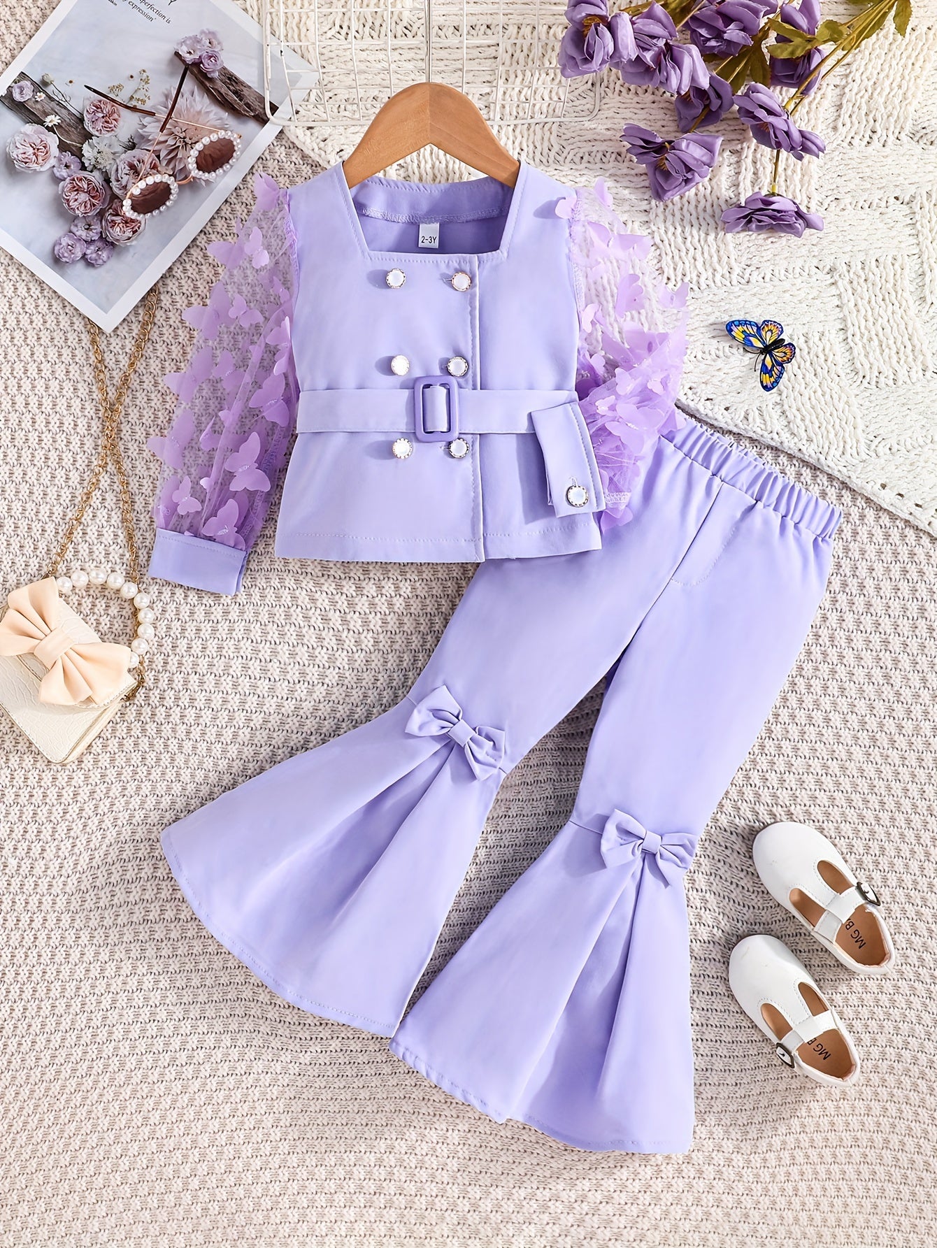 Girls' 2-piece casual outdoor outfit with butterfly sleeve blouse and high neck, paired with long pants. Made of polyester, suitable for girls aged 12 and under. Regular fit with no print.